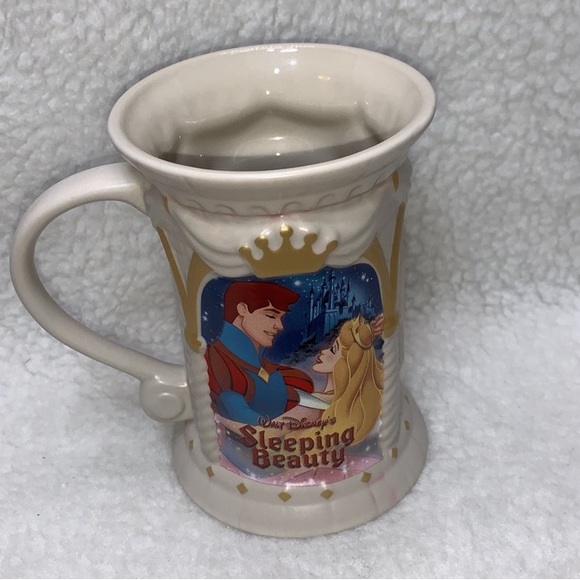 Walt Disney Sleeping Beauty 3-D tall coffee cup mug Aurora with Prince - Picture 1 of 11